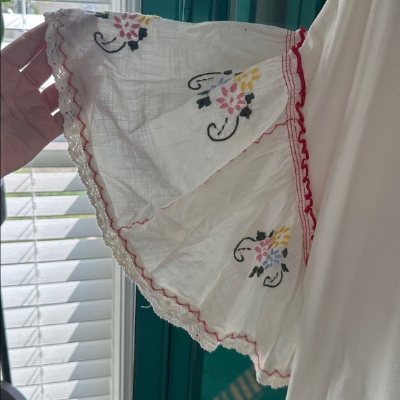 Anthropologie Embroidered Puff Sleeve Top EUC - Picture 5 of 9